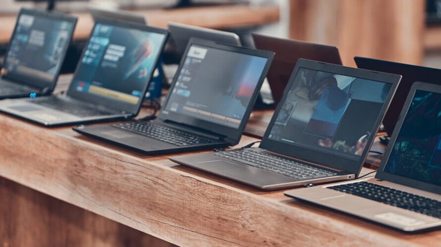 Een laptop aanschaffen_ Hier moet u op letten - MAX Vandaag